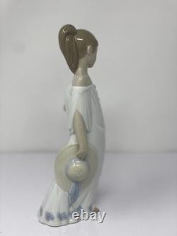 NAO BY LLADRO TOGETHER IN THE COUNTRYSIDE Girl 2003 Vintage Statute FIGURINE