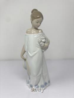NAO BY LLADRO TOGETHER IN THE COUNTRYSIDE Girl 2003 Vintage Statute FIGURINE