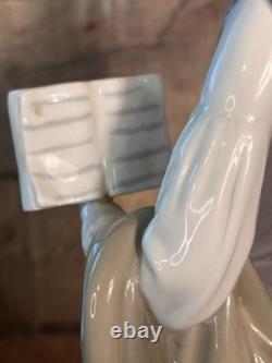 NAO BY Lladro #305 Don Quixote Reading With Sword 14.5 Made in Spain