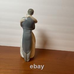 NAO By LLADRO #1613 A Kiss Forever Love Bride & Groom Cake Topper 9 in