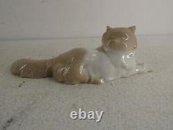 NAO By Lladro Angora Cat Laying Down Figure/Figurine Ornamental Decorative B32