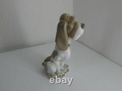 NAO By Lladro Bassett Hound Dog Figure/Figurine Ornamental Decorative Piece F27