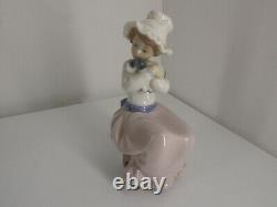 NAO By Lladro Big Hug Girl With Dog/Puppy Figure/Figurine Ornamental Piece E22