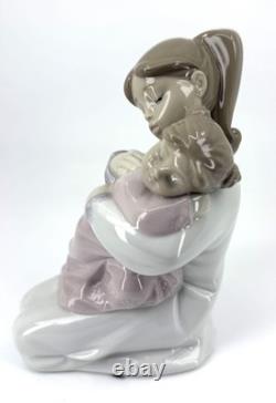 NAO By Lladro Figurine 1467 A Hug of Love 2003 Handmade in Spain Retired
