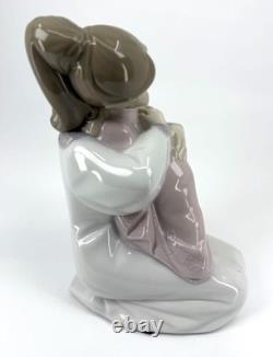NAO By Lladro Figurine 1467 A Hug of Love 2003 Handmade in Spain Retired
