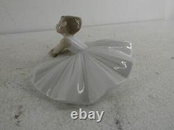 NAO By Lladro Girl Ballerina Figurine/Figure 1283 Ornamental/Decorative PieceE28