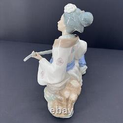 NAO By Lladro Oriental Melody Geisha Girl Playing Samisen Figurine #227