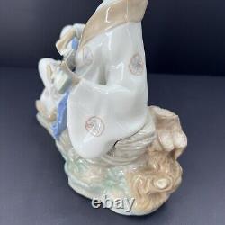 NAO By Lladro Oriental Melody Geisha Girl Playing Samisen Figurine #227