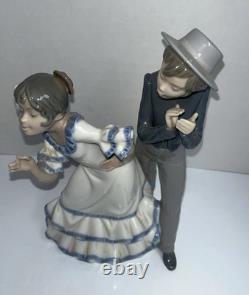 NAO By llardo Gypsy Dancing Couple Porcelain Figurine