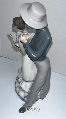 NAO By llardo Gypsy Dancing Couple Porcelain Figurine