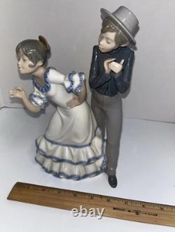 NAO By llardo Gypsy Dancing Couple Porcelain Figurine