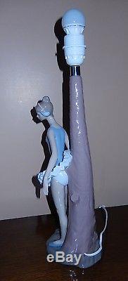 NAO/LLADRO, Beautiful Ballerina Lamp Stand, Large piece, VERY RARE, Stunning