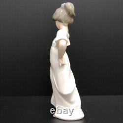 NAO LLADRO' Nao Lladro figure, stylish, in good condition