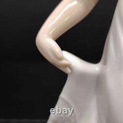 NAO LLADRO' Nao Lladro figure, stylish, in good condition