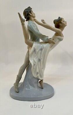 NAO LLADRO figurine Dancing on a Cloud Ballet Couple Man Woman NEW In Box