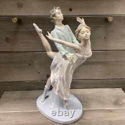 NAO LLADRO figurine Dancing on a Cloud Ballet Couple Man Woman PERFECT