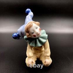 NAO Lladro 1067 Small Jester Kneeling Clown JOY Figurine Retired Blue Hat Ruffle