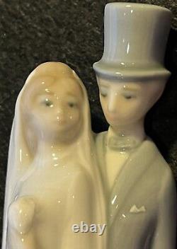 NAO Lladro 109 Just Married Bride & Groom Wedding Cake Topper Porcelain Figure