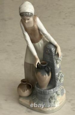 NAO Lladro 136 Girl at the Fountain Woman Filling Water Jugs MWOB, RV$225