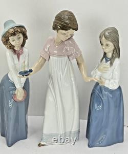 NAO Lladro 3 Figurines 1998 Spain 1155 Light the way How Pretty too cute NAO Lladro 3 Figurines 1998 Spain 1155 Light the way How Pretty too cute