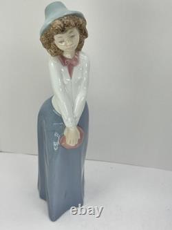 NAO Lladro 3 Figurines 1998 Spain 1155 Light the way How Pretty too cute NAO Lladro 3 Figurines 1998 Spain 1155 Light the way How Pretty too cute