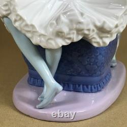 NAO Lladro A Dream Come True Figurine Jester and Ballerina Figurine 384 Retired