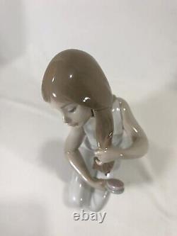 NAO Lladro At the Vanity Porcelain Figure Woman Girl Combing Hair 11