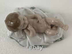 NAO Lladro Baby Jesus Nativity Glazed Porcelain Figure 0312 Hand Made Spain