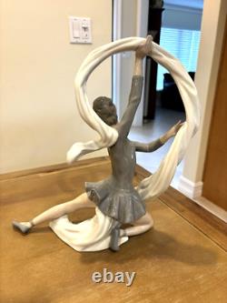 NAO Lladro Dancer Ballerina with Veil Porcelain Figure Daisa Spain 1992 Retired