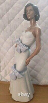 NAO Lladro Dasia Figurine, Dark Lady, RARE