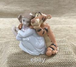 NAO Lladro Disney Collection Hugs with Tigger Figurine Boxed Mint Ltd Issue