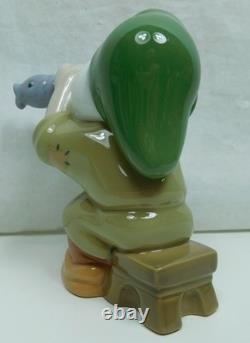 NAO Lladro Disney Porcelain Figurine 02001818 Snow White and the 7 Dwarfs Sleep