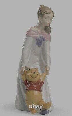 NAO Lladro Disney Winnie The Pooh Figurine