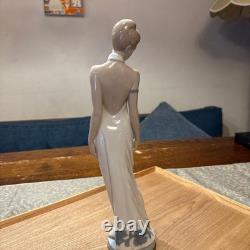 NAO Lladró Elegant Female Figurine Ceramic Ornament