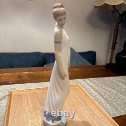 NAO Lladró Elegant Female Figurine Ceramic Ornament