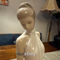 NAO Lladró Elegant Female Figurine Ceramic Ornament