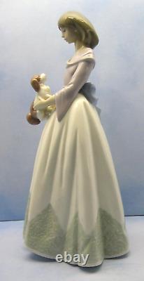 NAO Lladro Lady with Her Spoiled Puppy Figurine 1998