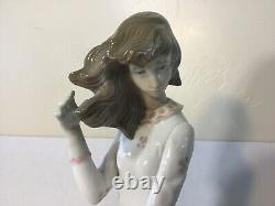 NAO Lladro Lady with Umbrella Lost Hat Porcelain Figure 16 Tall Spain