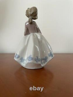 NAO Lladro Porcelain Figurine Birthday Girl Cake Celebration top condition