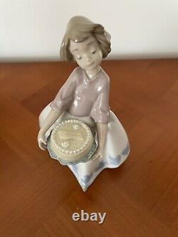 NAO Lladro Porcelain Figurine Birthday Girl Cake Celebration top condition