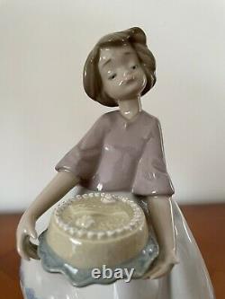 NAO Lladro Porcelain Figurine Birthday Girl Cake Celebration top condition