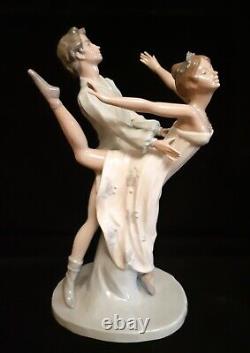 NAO-Lladro Spain Porcelain Figurine Dancing Couple Ballet Couple