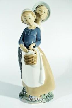 NAO Lladro Spain Porcelain Figurine ° XXL Porcelain Figurine ° peasant infants