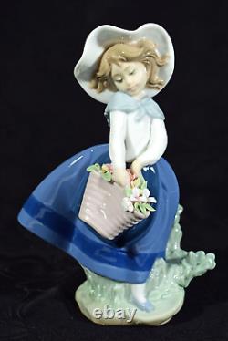 NAO Lladro Spain porcelain figure ° flower child ° flower girl