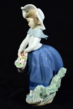 NAO Lladro Spain porcelain figure ° flower child ° flower girl