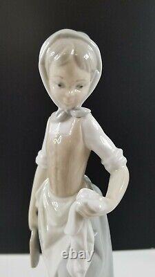 NAO Lladro Wash Day Girl Glazed Figurine Early 1970s Marking