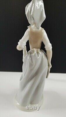 NAO Lladro Wash Day Girl Glazed Figurine Early 1970s Marking