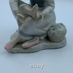 NAO Lladro engraved 105NAO Lladro