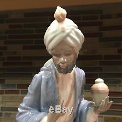 NAO Porcelain by Lladro WISE MEN KING BALTHASAR WITH JUG 020.00414