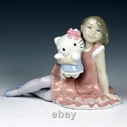 NAO Sister Brand Lladro Girl Stay By My Side Hello Kitty Sanrio Figure 5.5